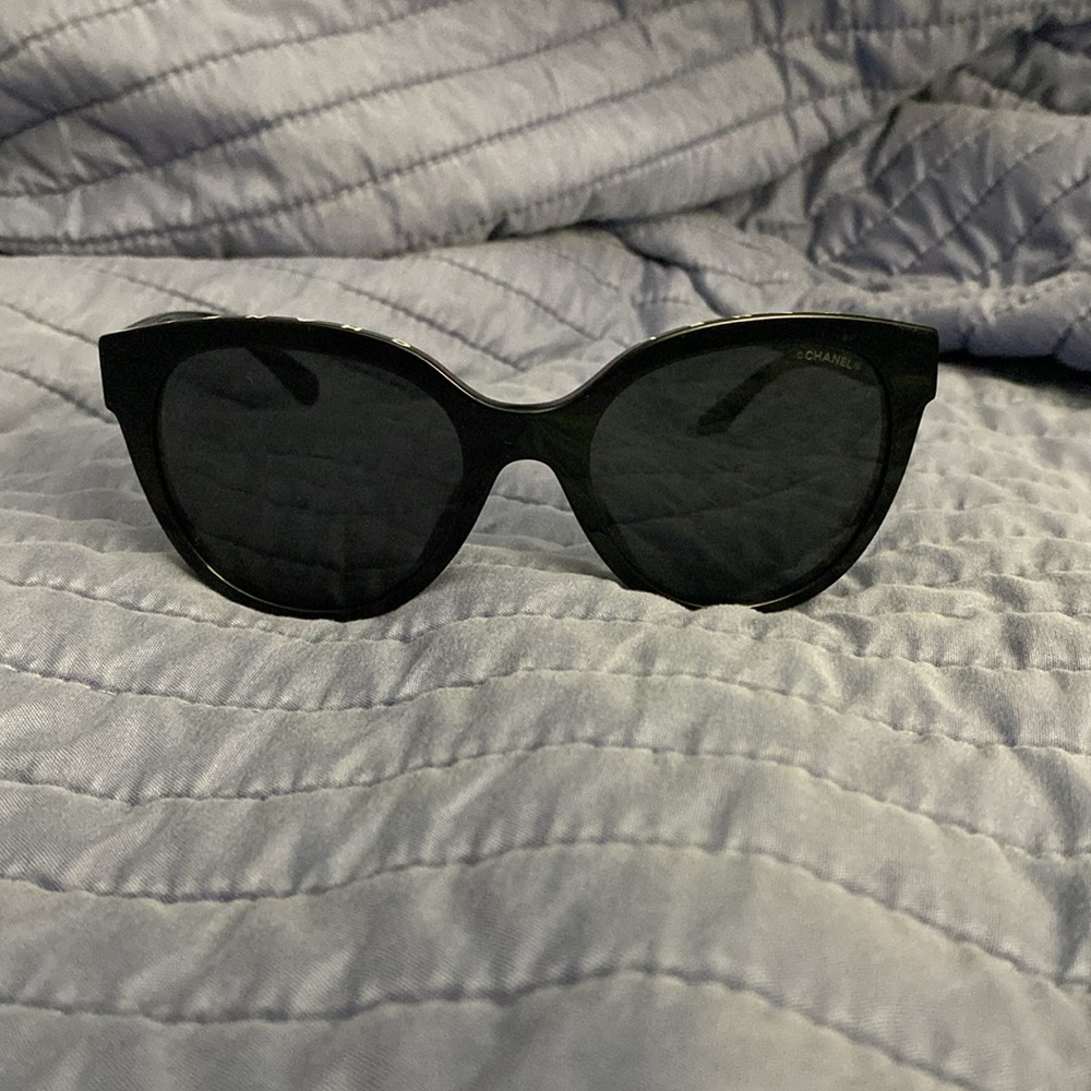 Chanel 5414-A C501/S4 sunglasses - black